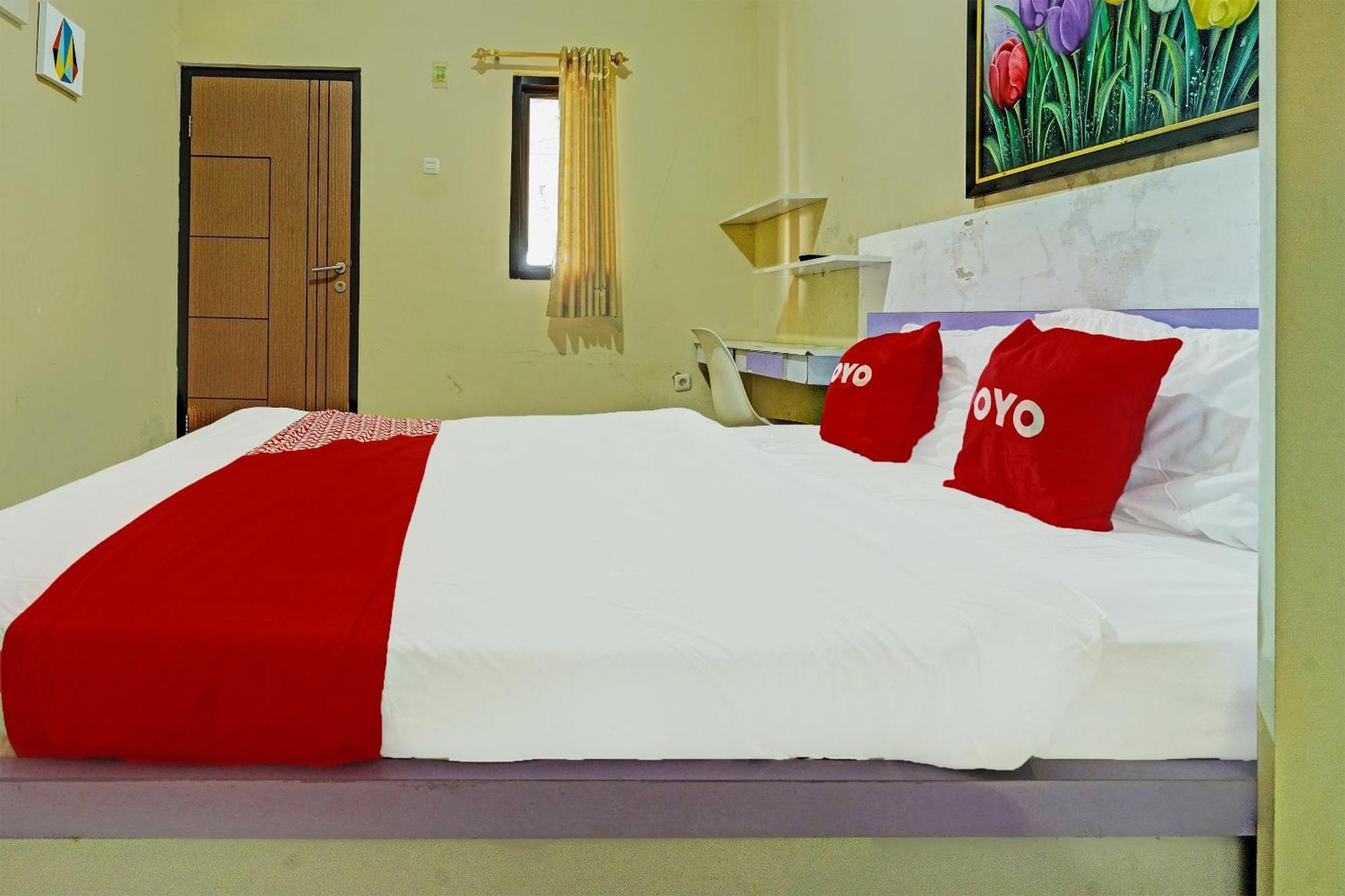 Pondokan Cempaka Cirebon RedPartner Bagian luar foto