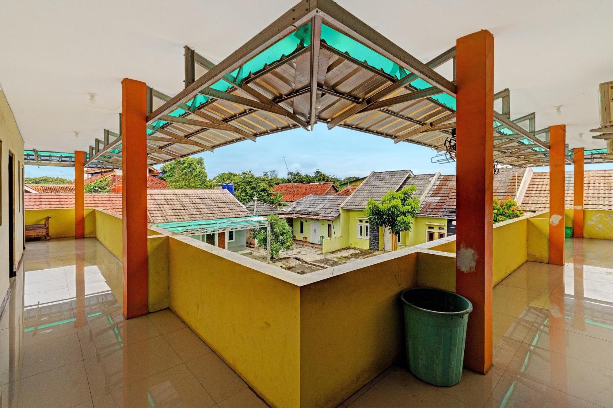 Pondokan Cempaka Cirebon RedPartner Bagian luar foto