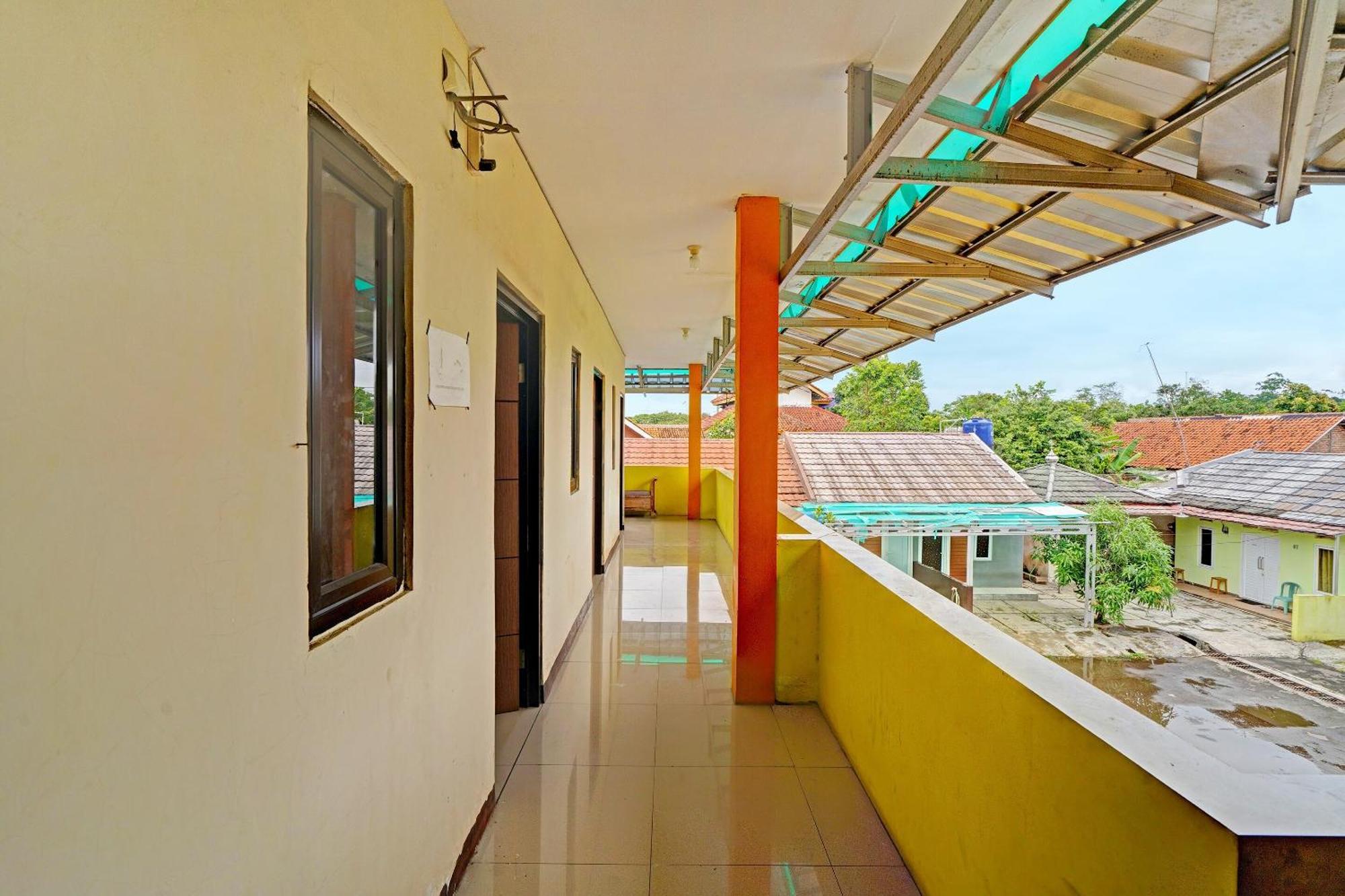 Pondokan Cempaka Cirebon RedPartner Bagian luar foto